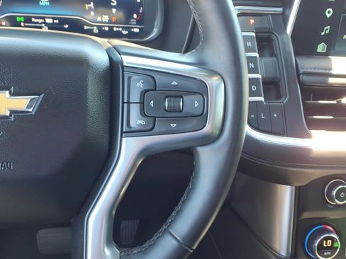 Used 2024 Chevrolet Suburban LT w/ Luxury Package AWD/4WD image 17