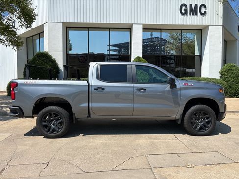 Used 2022 Chevrolet Silverado 1500 Custom Trail Boss w/ Safety Confidence Package AWD/4WD image 9