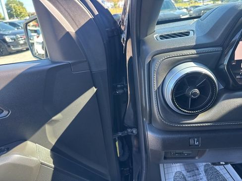 Certified 2024 Chevrolet Colorado LT w/ LT Convenience Package image 13