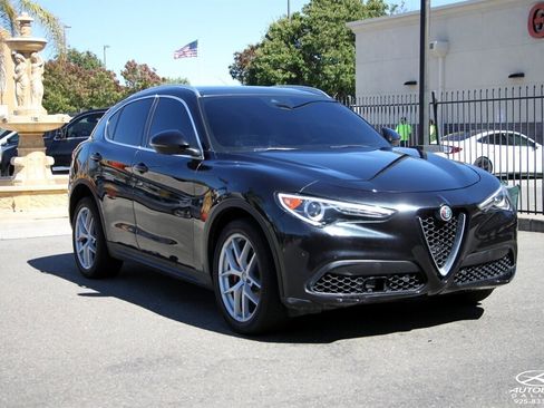 Used 2019 Alfa Romeo Stelvio Ti image 38