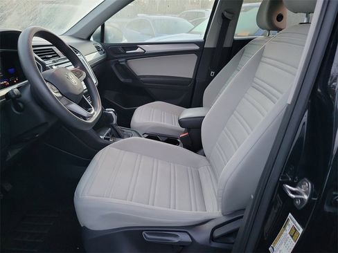 Certified 2022 Volkswagen Tiguan S image 14