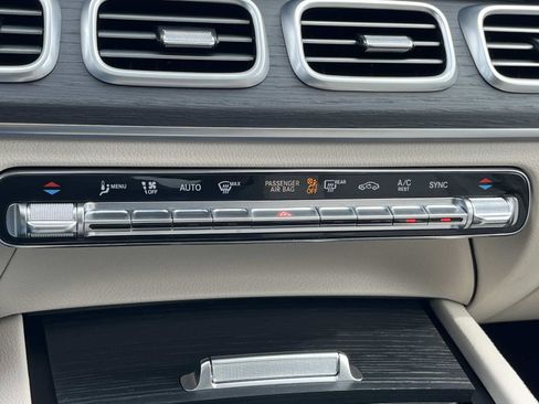 Used 2025 Mercedes-Benz GLE 350 4MATIC image 29