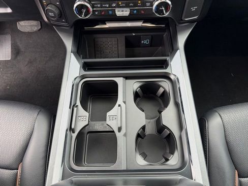 Certified 2025 Ford F450 Lariat w/ Lariat Ultimate Package image 18