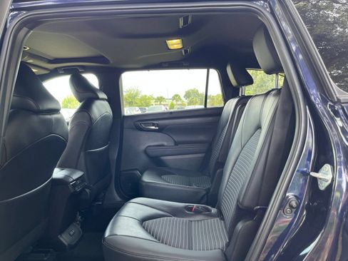 Used 2025 Toyota Highlander XSE AWD/4WD image 22