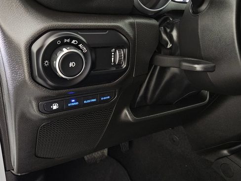Used 2023 Jeep Wrangler Unlimited Sahara w/ Cold Weather Group AWD/4WD image 27