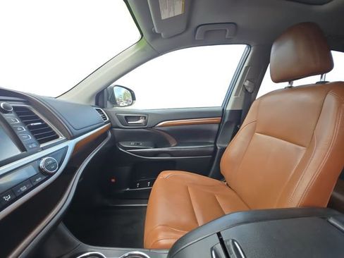 Used 2019 Toyota Highlander Limited AWD/4WD image 11