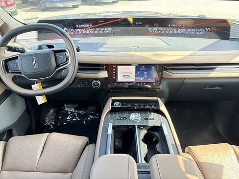 New 2026 Lincoln Navigator Black Label AWD/4WD image 16