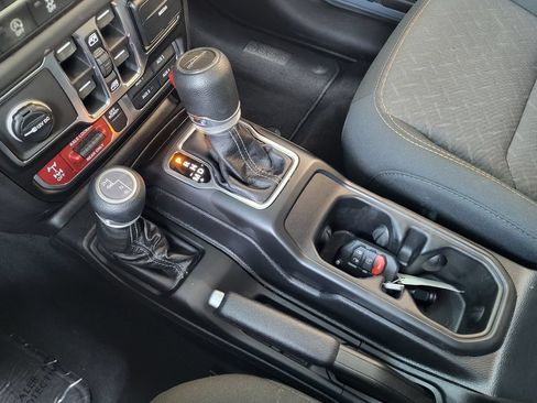 Used 2026 Jeep Gladiator Mojave AWD/4WD image 21