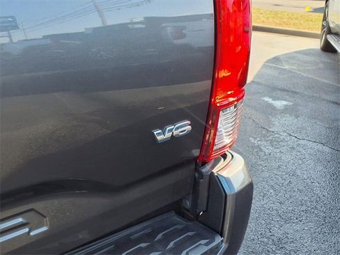 Used 2019 Toyota Tacoma TRD Sport image 25