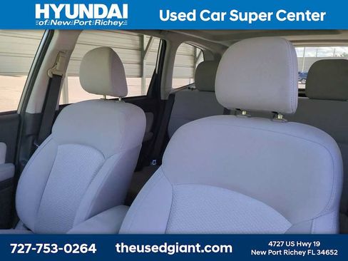 Used 2016 Subaru Forester 2.5i Premium w/ All-Weather Package AWD/4WD image 7
