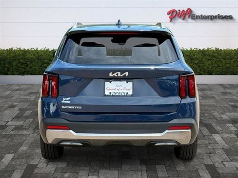 Used 2025 Kia Sorento S w/ Panoramic Sunroof Package FWD image 9