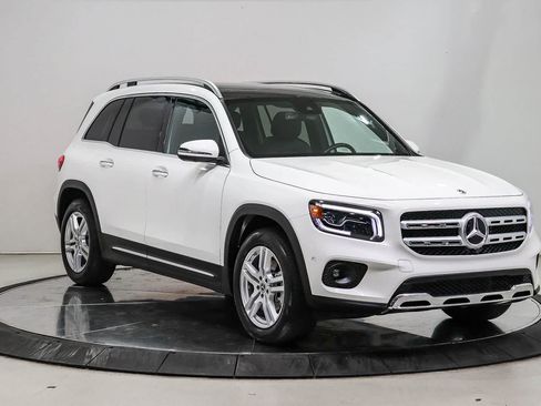Used 2022 Mercedes-Benz GLB 250 4MATIC image 5