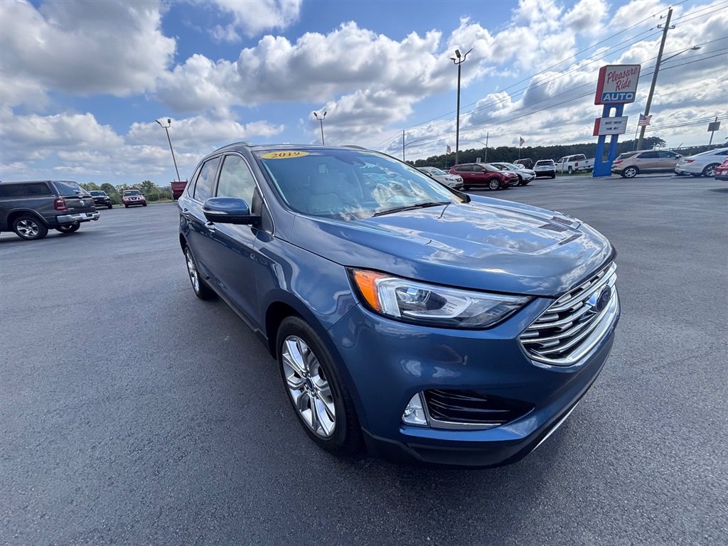 Used 2019 Ford Edge Titanium w/ Cargo Accessory Package FWD image 11