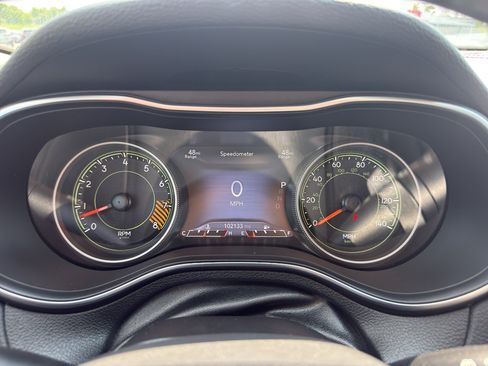 Used 2019 Jeep Cherokee Trailhawk AWD/4WD image 17