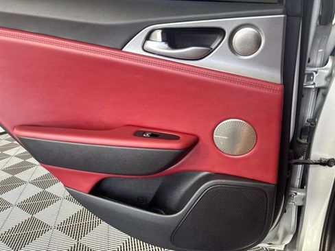Used 2018 Kia Stinger GT1 AWD/4WD image 22