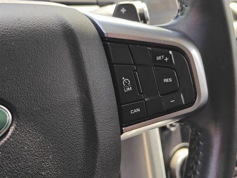 Used 2017 Land Rover Discovery Sport HSE image 18
