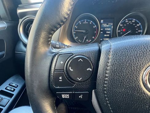 Used 2018 Toyota RAV4 XLE w/ Plus Extra Value Package image 14