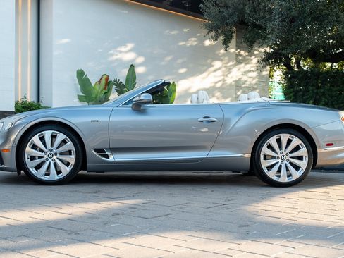 Used 2024 Bentley Continental GT V8 image 44