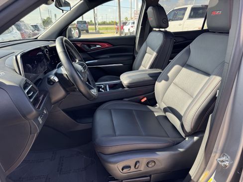 Used 2025 Chevrolet Traverse Z71 w/ Driver Confidence Package AWD/4WD image 24