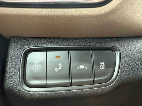 Used 2019 Hyundai Santa Fe SE FWD image 16