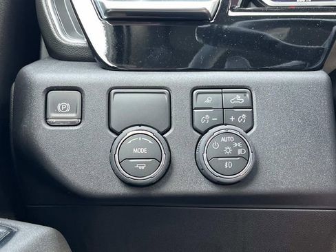 New 2026 Chevrolet Silverado 1500 LTZ w/ LTZ Premium Package RWD image 32