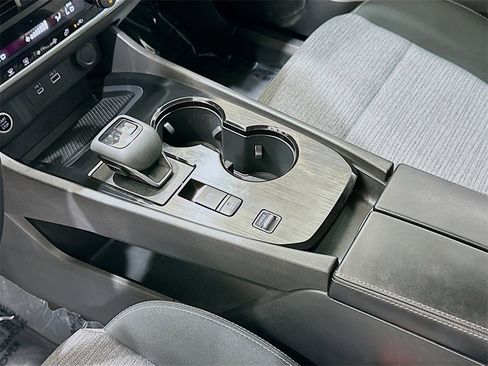 Used 2023 Nissan Rogue SV image 16