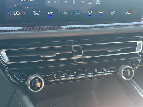 New 2026 Chevrolet Traverse Z71 w/ Enhanced Driving Package AWD/4WD image 10