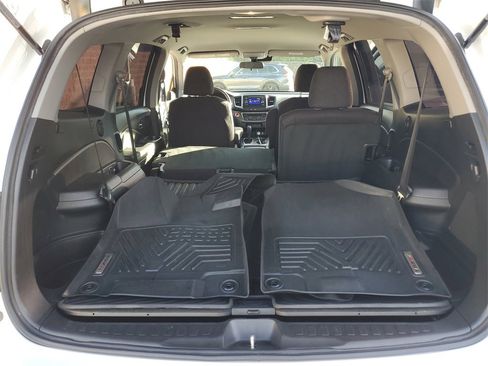 Used 2020 Honda Pilot LX image 9