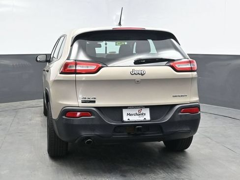 Used 2015 Jeep Cherokee Sport w/ Cold Weather Group AWD/4WD image 5