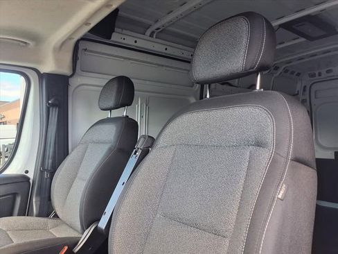 Used 2025 RAM ProMaster 2500 w/ Convenience Group FWD image 16