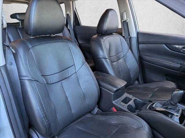 Used 2017 Nissan Rogue SL w/ SL Premium Package FWD image 20