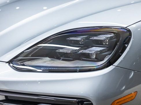 Certified 2026 Porsche Cayenne S AWD/4WD image 11