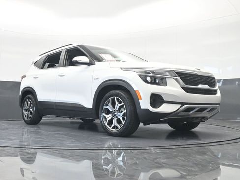 Used 2021 Kia Seltos EX image 61