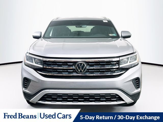 Used 2023 Volkswagen Atlas Cross Sport SE w/ Black Wheel Package AWD/4WD image 2