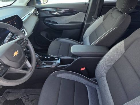 Used 2024 Chevrolet TrailBlazer LT w/ LPO, Blackout Package FWD image 20