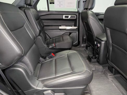 Used 2023 Ford Explorer XLT w/ Equipment Group 202A AWD/4WD image 44