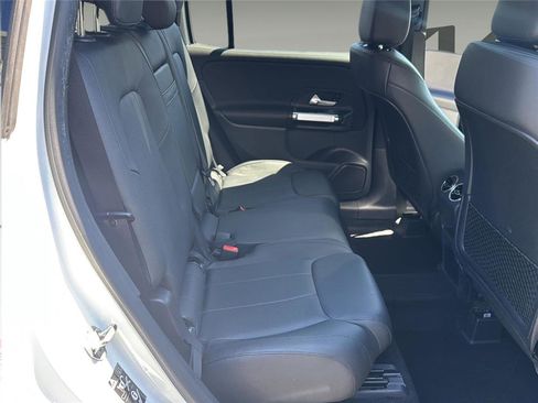 Used 2022 Mercedes-Benz GLB 250 4MATIC w/ Premium Package Lite image 27