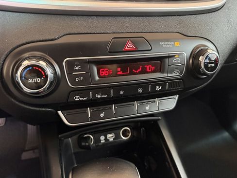 Used 2020 Kia Sorento LX w/ LX I4 Convenience Package image 22