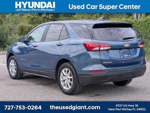Used 2024 Chevrolet Equinox LS w/ LS Convenience Package FWD image 3