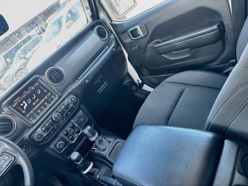 Certified 2023 Jeep Wrangler Unlimited w/ Cold Weather Group AWD/4WD image 26