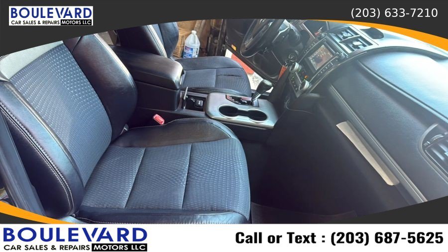 Used 2012 Toyota Camry SE FWD image 30