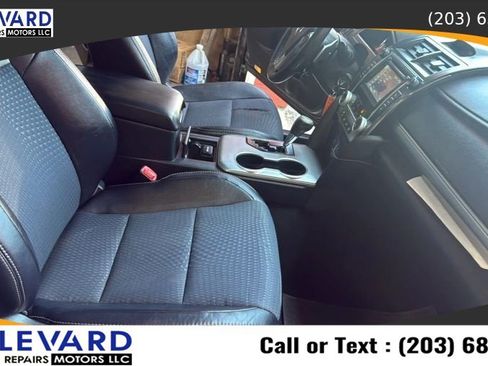 Used 2012 Toyota Camry SE FWD image 30