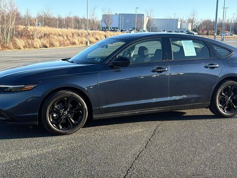Used 2025 Honda Accord SE image 13