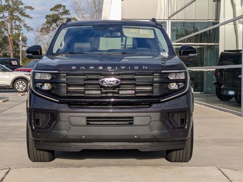 New 2025 Ford Expedition Active image 8