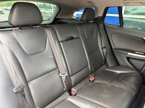 Used 2015 Volvo V60 T5 Cross Country Platinum w/ Climate Package AWD/4WD image 23