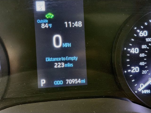 Used 2022 Toyota Sienna XLE w/ XLE Plus Package FWD image 17