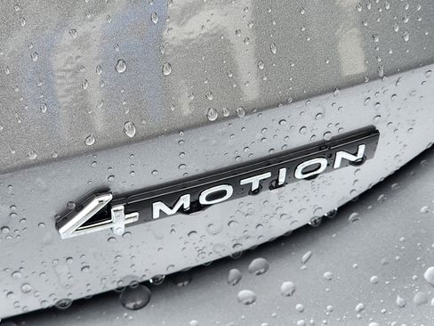 New 2025 Volkswagen Tiguan SE image 23