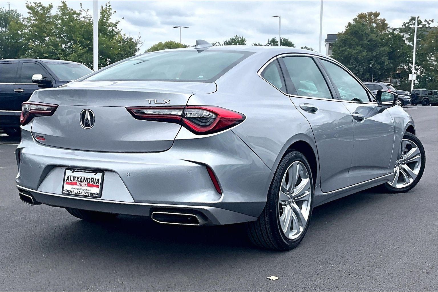 Used 2023 Acura TLX w/ Technology Package FWD image 11