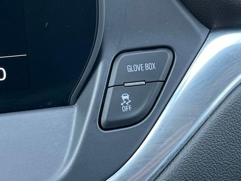 Used 2025 Chevrolet Blazer LT image 40