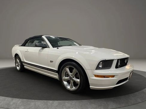 Used 2007 Ford Mustang GT image 3